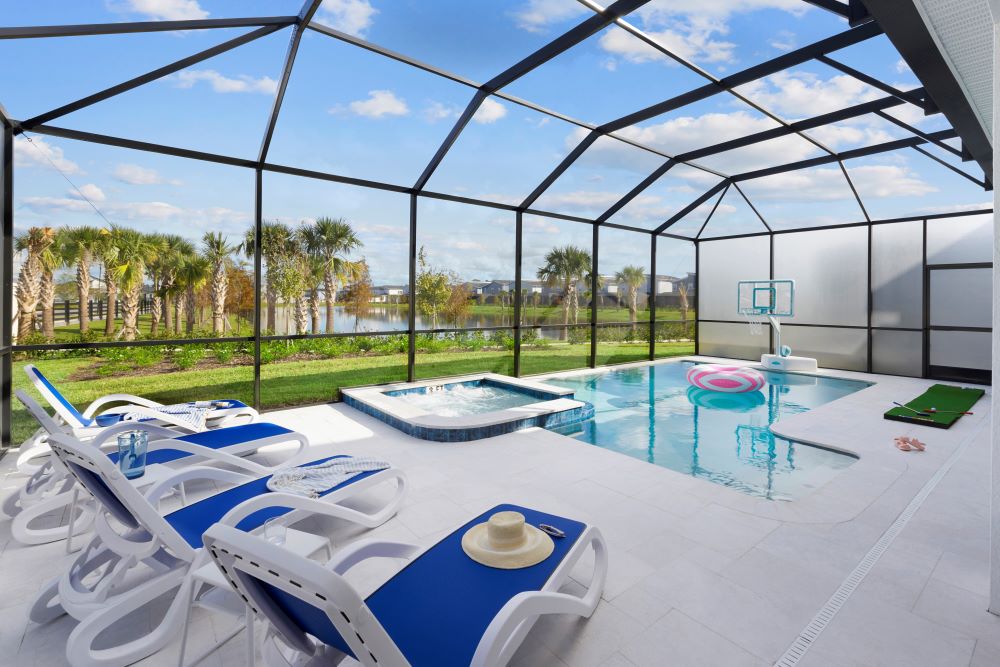 Photo of a pool in the Villatel Orlando Resort