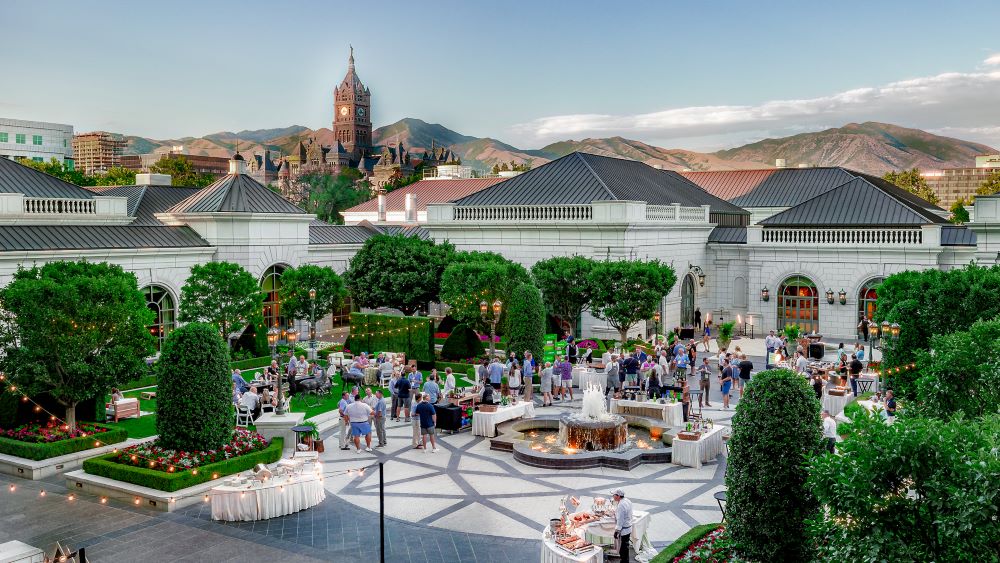 Center Courtyard. Credit: Salt City Event Co and Laura Kinser