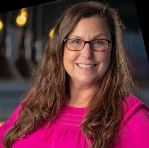 Alicia Cavallo in a pink shirt