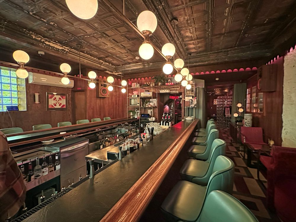 Angeloni’s Club Madrid bar.