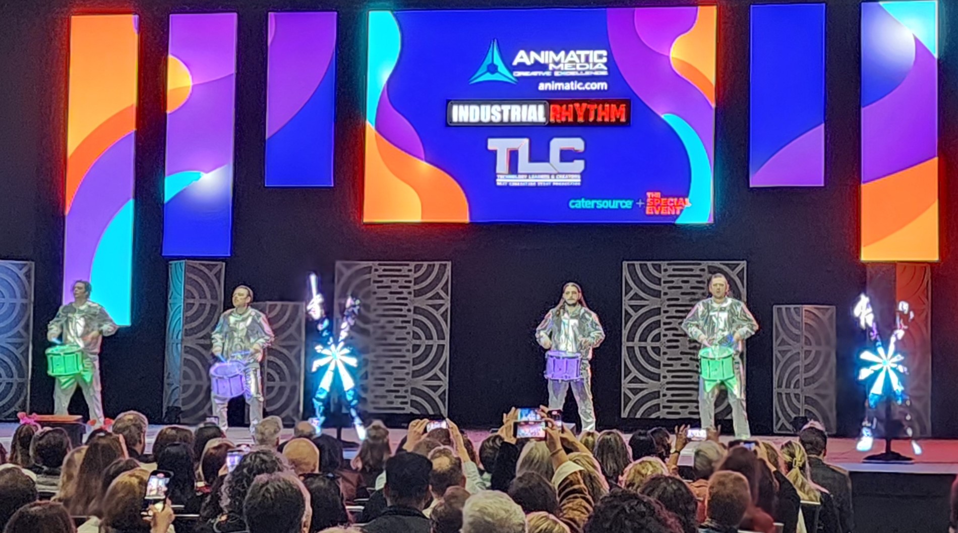 holographic drummers