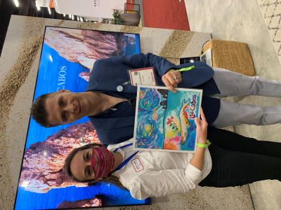 At IMEX 2021, Ashley visited the Los Cabos Tourism Board booth and met (and practiced her Spanish) artist Ivan Guaderrama who shared his interactive artwork with attendees.