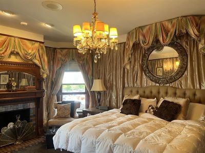 Baker House guest room