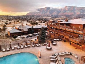 Cheyenne Mountain Resort pool area.