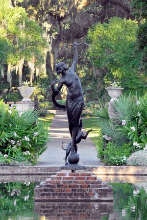 Photo of Diana of the Chase sculpture, Brookgreen Gardens, Myrtle Beach, South Carolina.