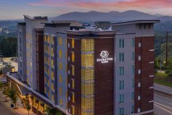 DoubleTree by Hilton Downtown Asheville exterior photo.