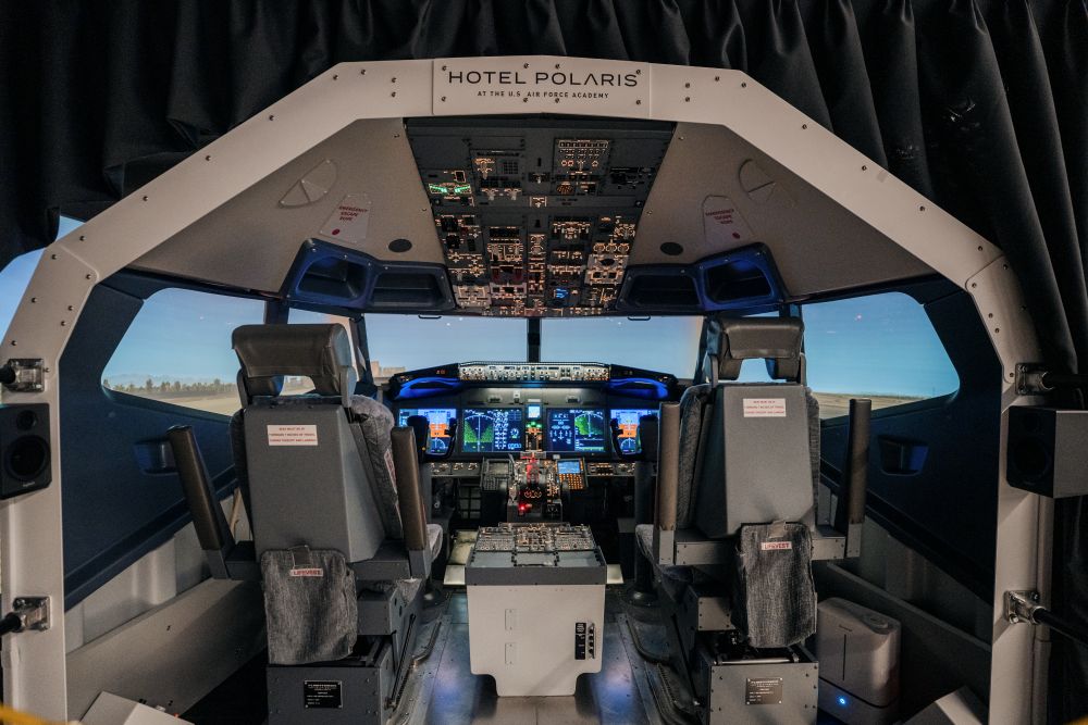 Hotel Polaris flight simulator
