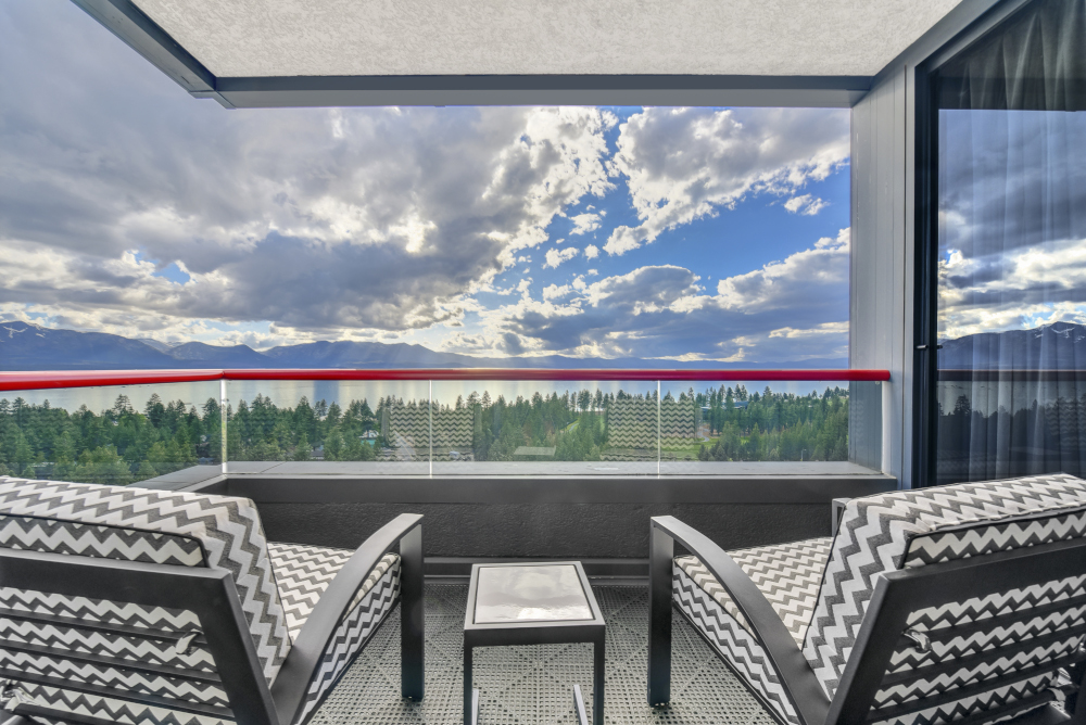 Photo: Harveys Lake Tahoe Balcony Suites; Credit: Caesars Entertainment