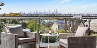 Hotel Indigo Flushing Balcony