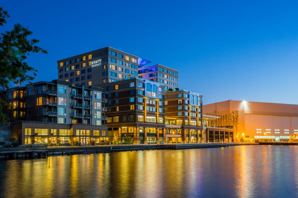 Photo of Hyatt Regency Lake Washington at Seattle’s Southport at night.