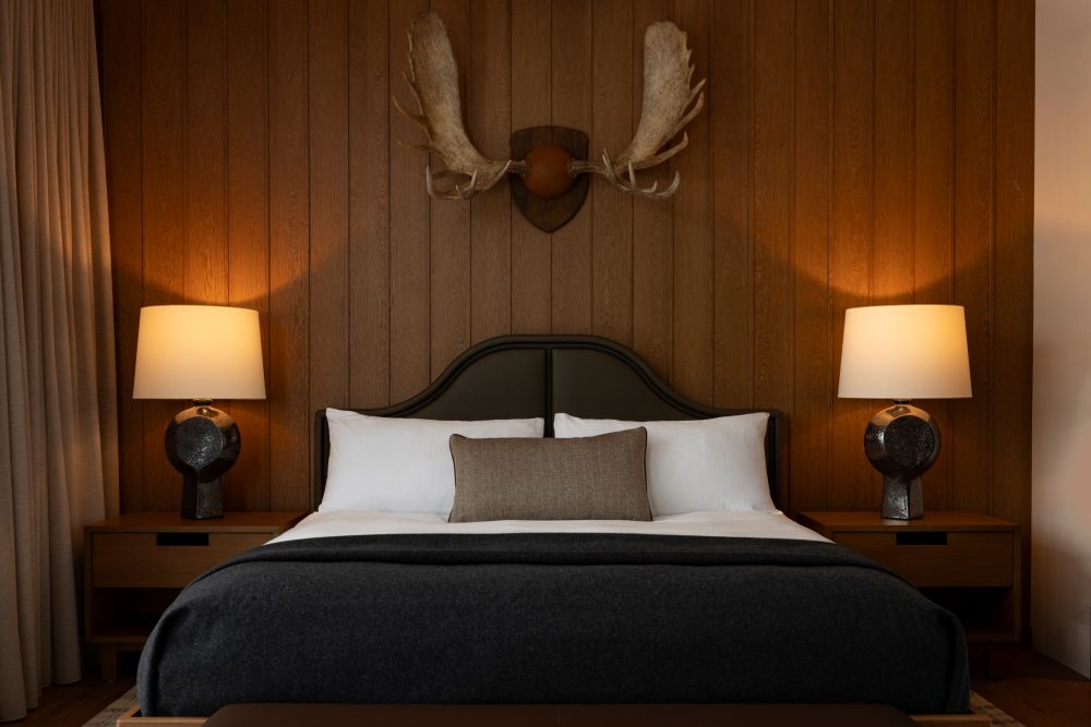 Larch House suite bedroom