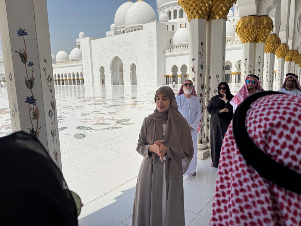 Photo of tour of Sheikh Zayed Grand Mosque.