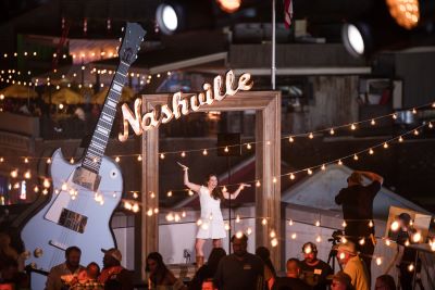 Photo Op at an Incentive Event in Nashville. Credit: Destination Concepts inc