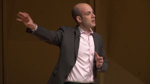 Photo of Scott Steinberg speaking.
