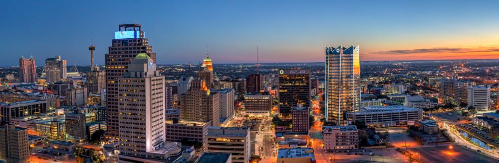 Photo of San Antonio skyline.