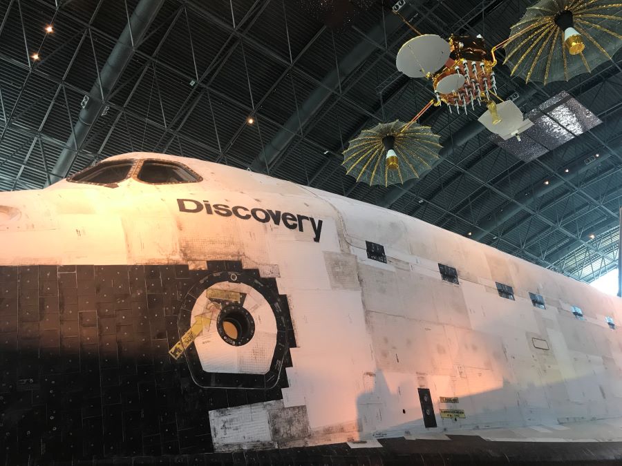 Space Shuttle Discovery at Steven F. Udvar-Hazy Center.