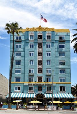 The Georgian Hotel Exterior