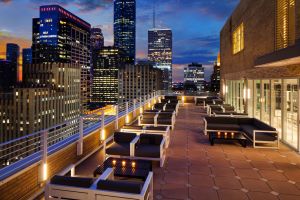 Houston's Z on 23 Rooftop Bar