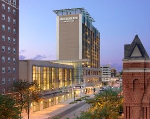 DoubleTree by Hilton Cedar Rapids Convention Complex