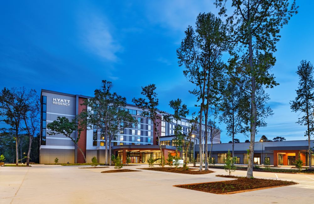 Hyatt Regency Conroe entrance