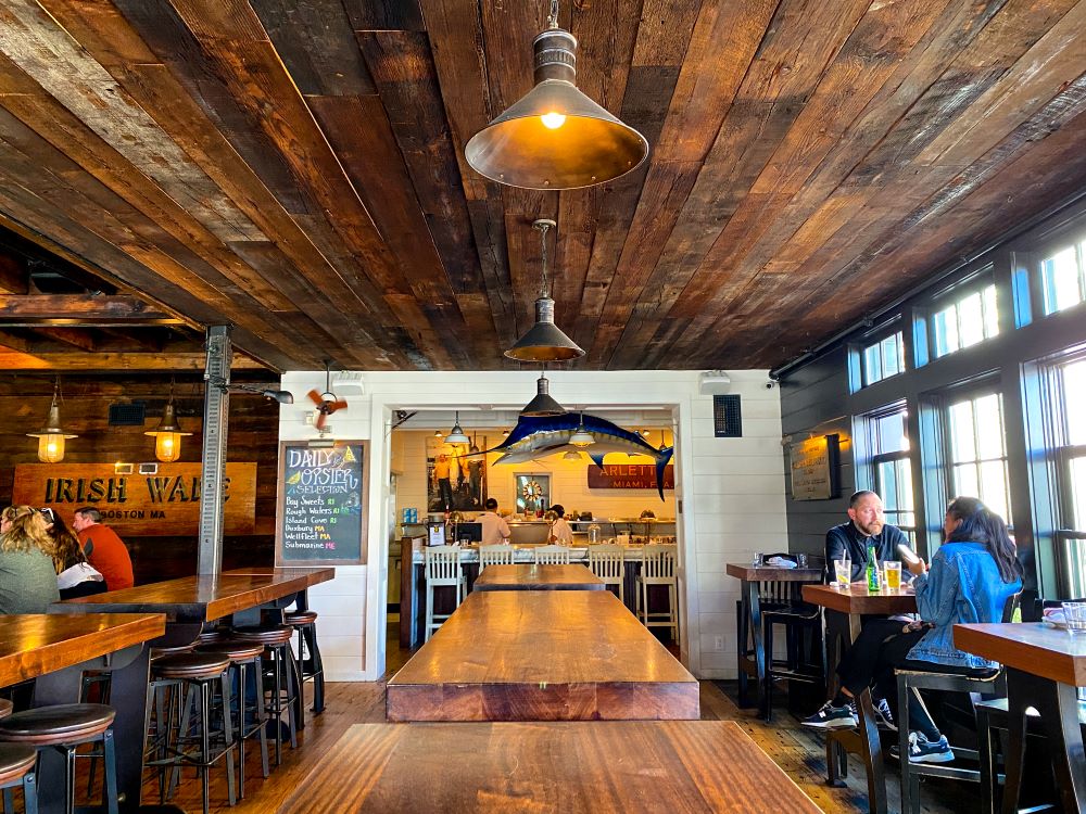 Midtown Oyster Bar interior