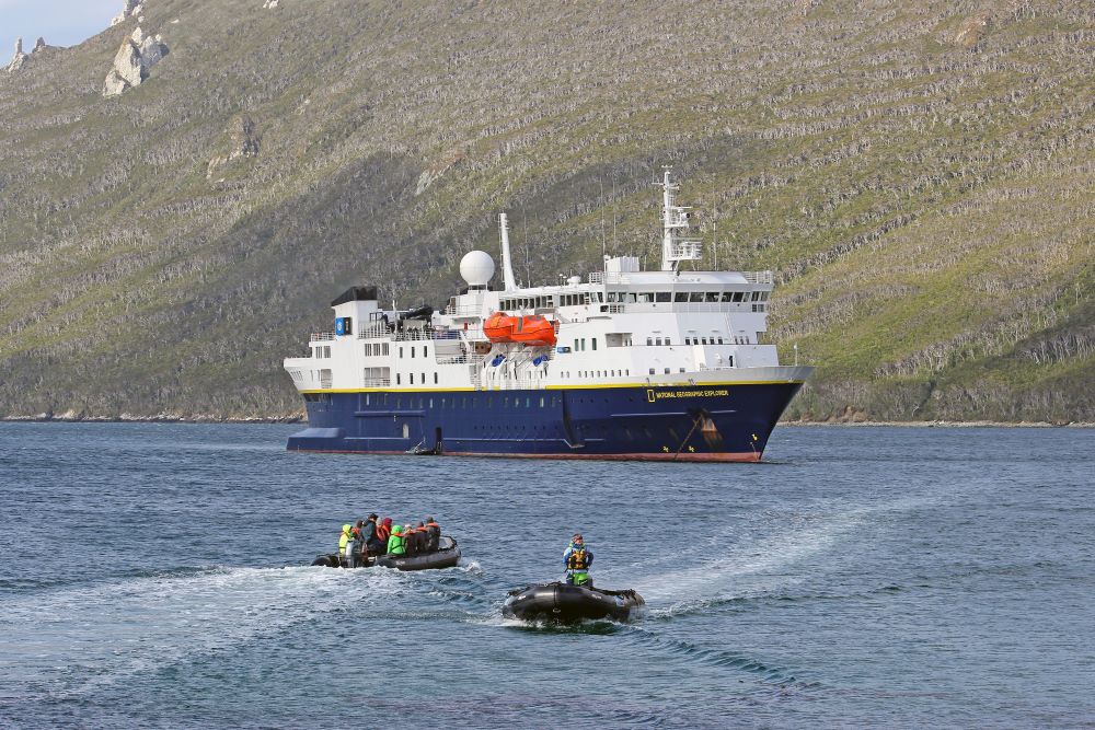National Geographic Explorer, Zodiak boats heading to shore 