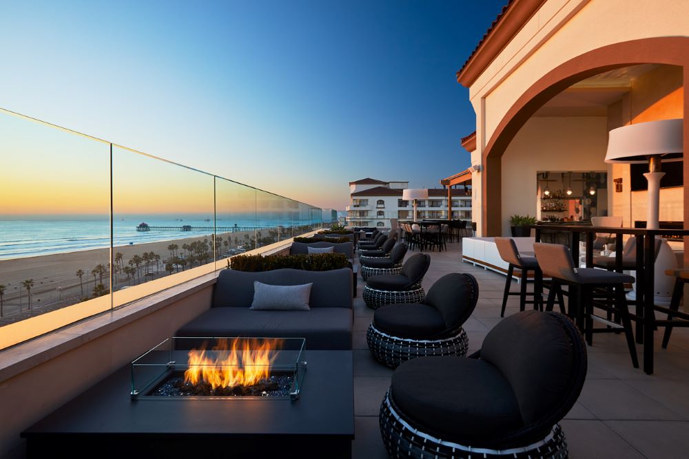 Offshore 9 Rooftop Lounge in Huntington Beach