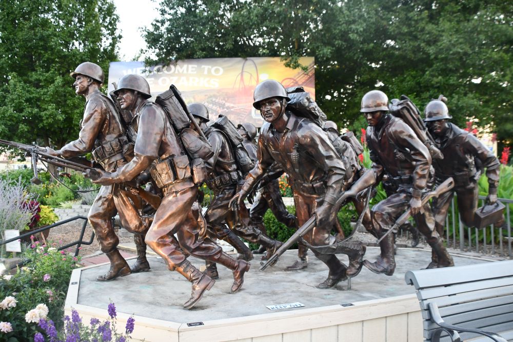 Veterans Memorial Museum statue