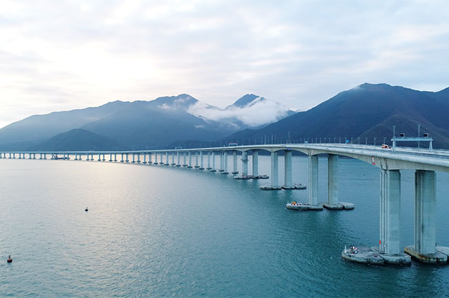 hong kong-zhuhai-macao bridge