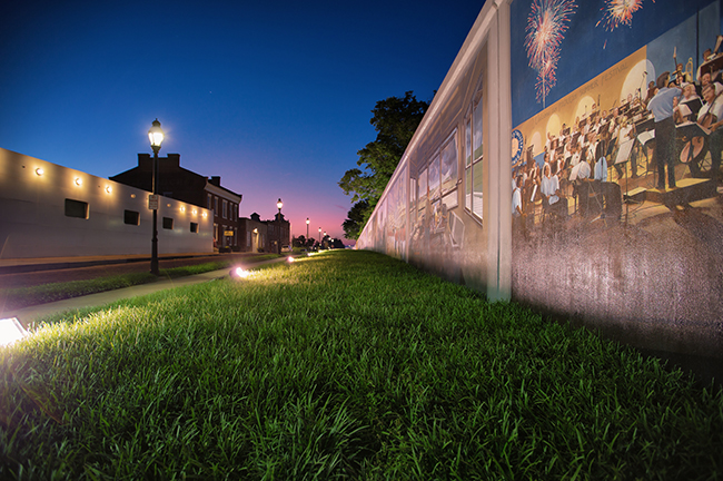 Wall to Wall Murals in Paducah at Night
