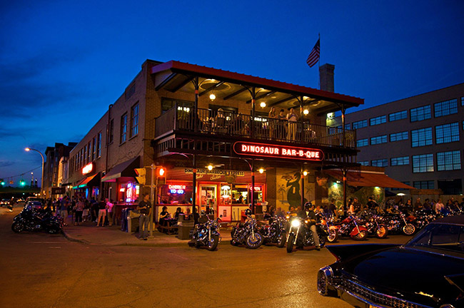 Dinosaur Bar-B-Que, Credit: Wainwright Photo