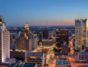 Panoramic photo of San Antonio skyline.
