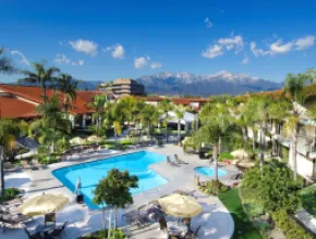DoubleTree by Hilton Hotel Ontario Airport courtyard
