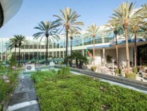 Photo of the rooftop garden of the Anaheim Convention Center.