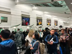 airport security line