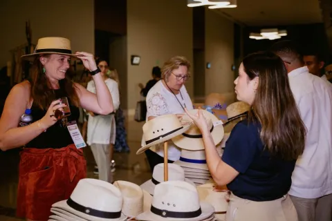 Meetings Today LIVE! Corporate/Incentive planners at the Grand Velas visit the surprise gifting pop-up market. 