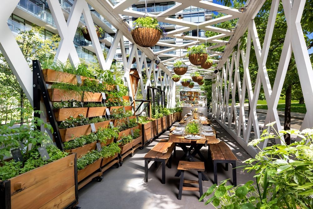 1 Hotel Toronto Outdoor Dining