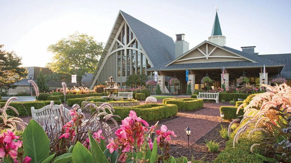 Abbey Resort & Avani Spa courtyard. Credit: Visit Lake Geneva