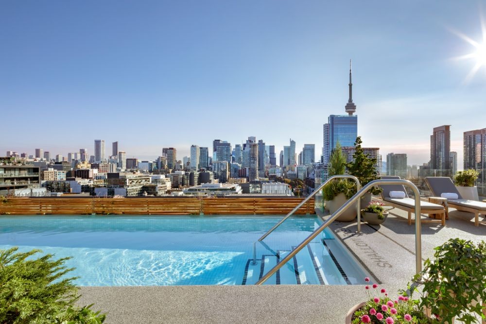 Rooftop pool, 1 Hotel Toronto