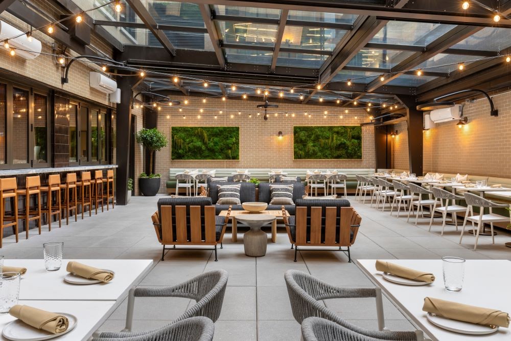 The Arlo Washington DC courtyard