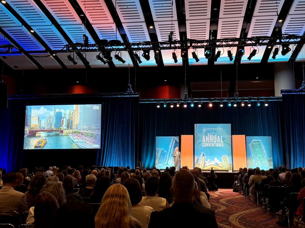 Don Welsh addresses attendees at Destinations International Annual Convention at McCormick Place, Chicago