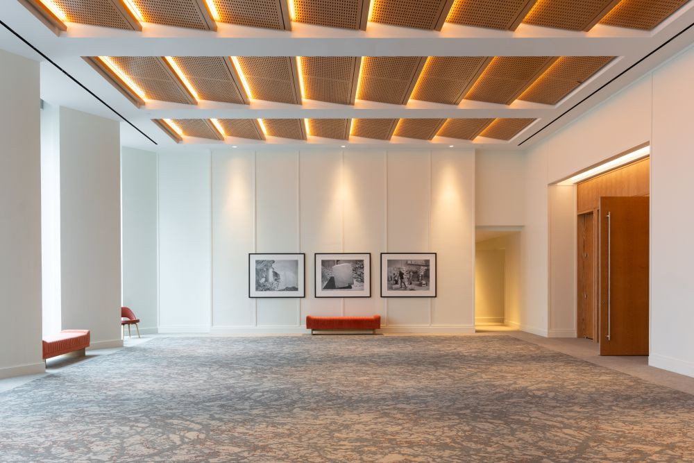 Virginia Guesthouse Hotel & Conference Center grand ballroom foyer