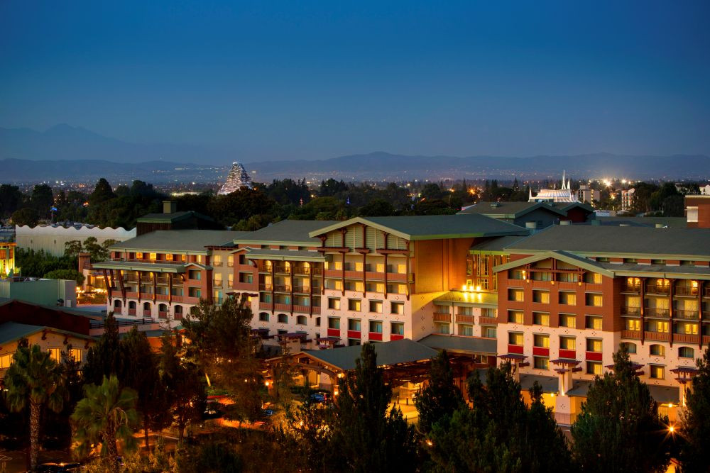 Discover the magic of Disneyland® Resort and create unforgettable moments when gathering at Disney’s Grand Californian Hotel® & Spa. 