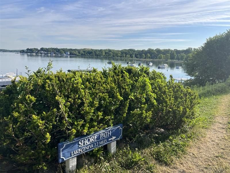 Lake Geneva Shore Path