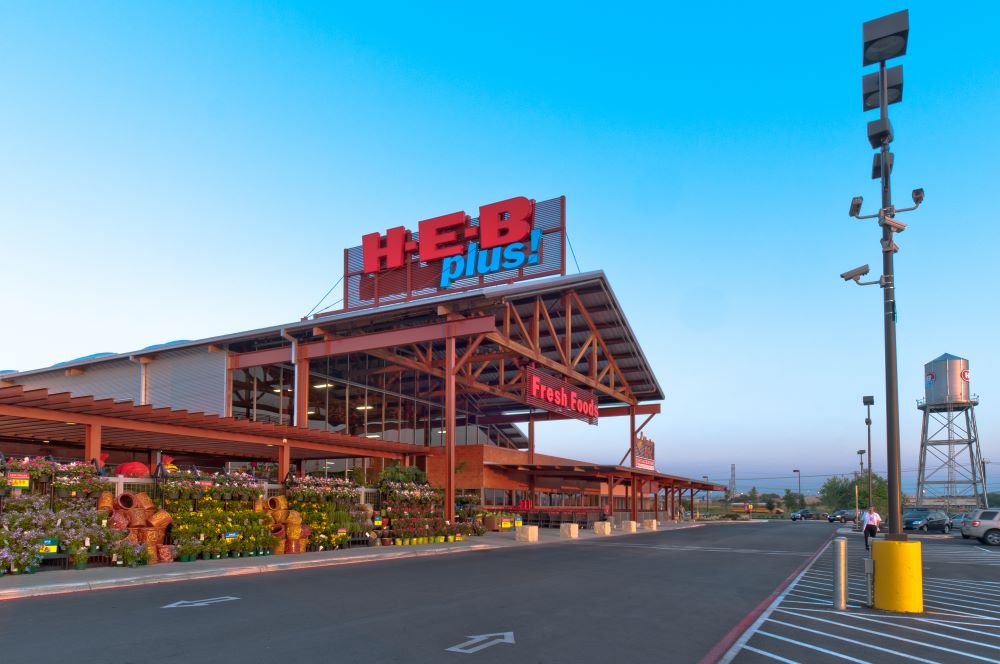 H-E-B Plus! Store exterior