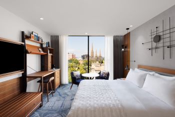 Le Méridien Melbourne Guest Room